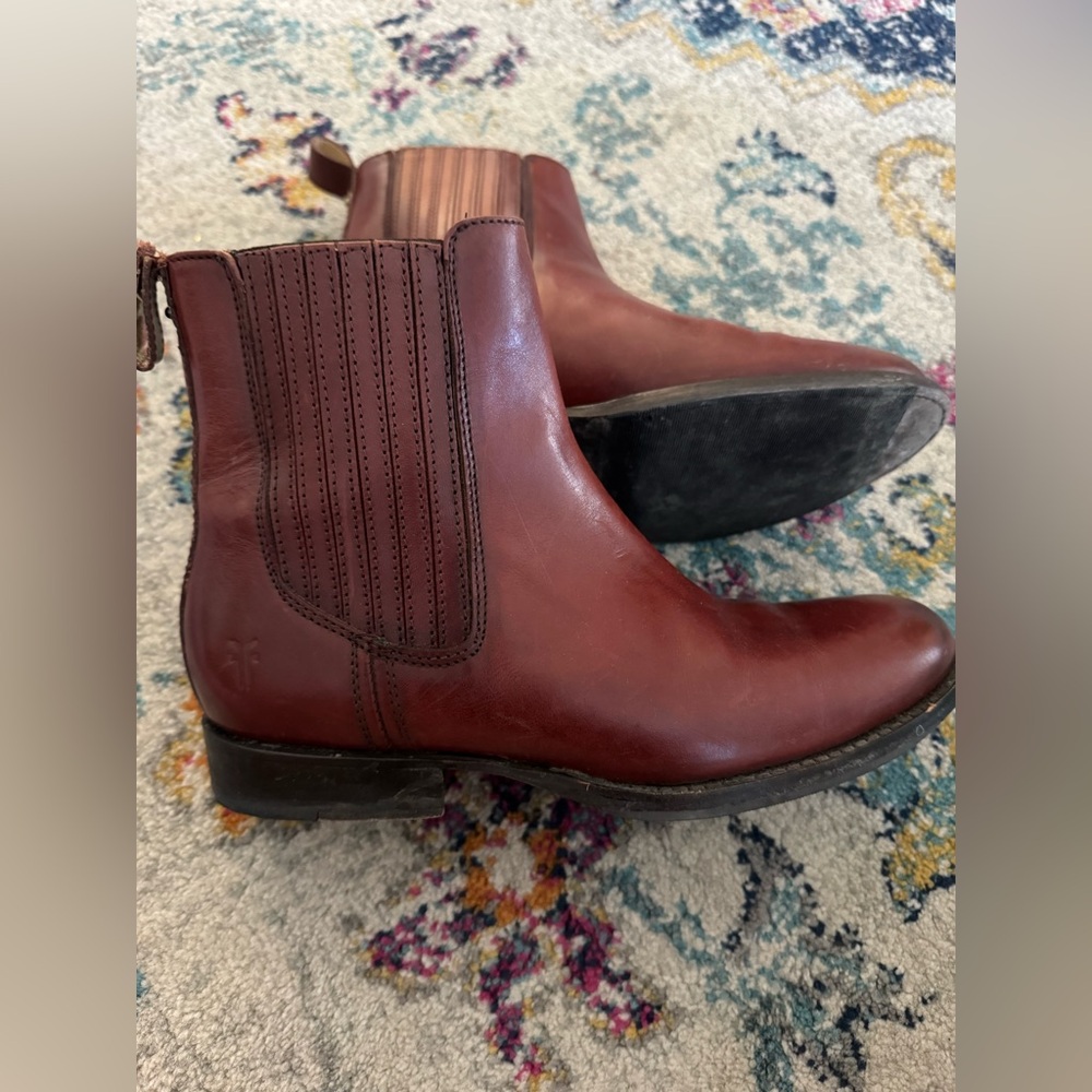 Frye Women’s Chestnut Leather Chelsea Boots